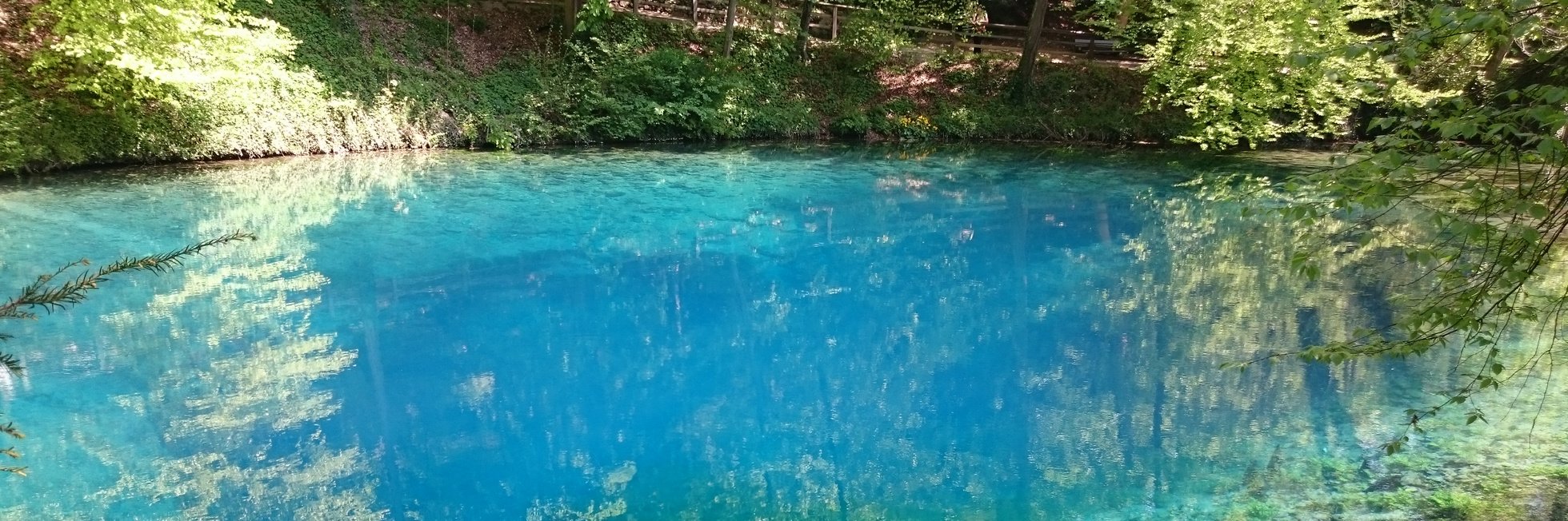 Bild vom "Blautöpfchen" einem See im Schwäbischen